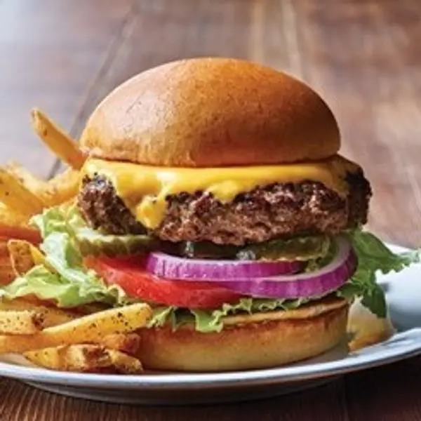 round-house-bar-grill - Classic Burger