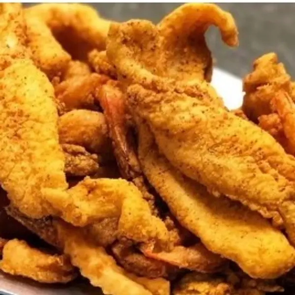 round-house-bar-grill - Fried Seafood Platter