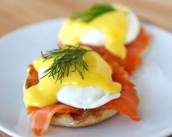 royal-donut-cafe - Lox Salmon Benedict