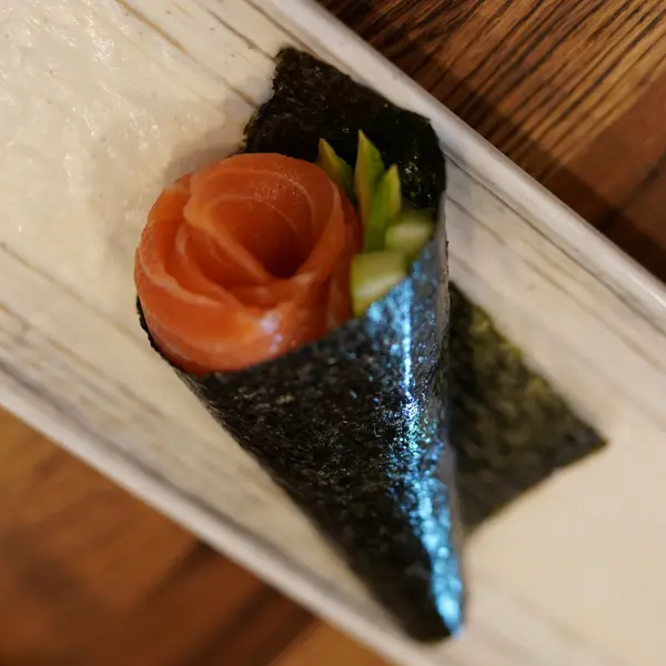 sake2me-ayce-sushi-newport-ave - SALMON HR ($9.5)