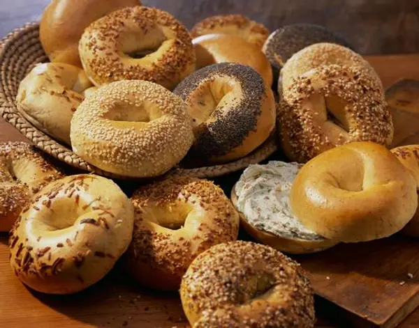 saltys - Bagel with Cream Cheese