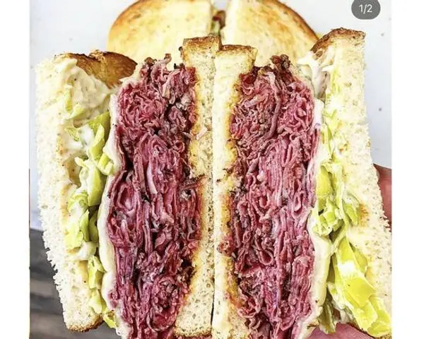 saltys - Pastrami Sandwich