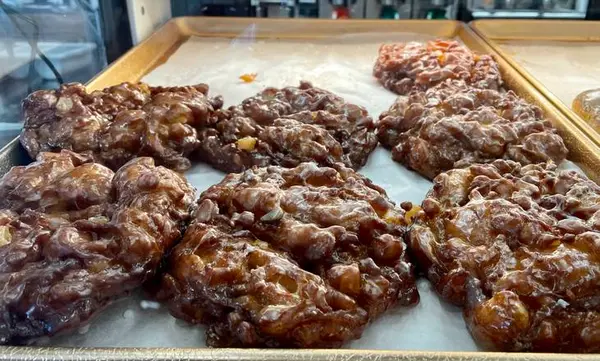 sams-bakery - Apple Fritter