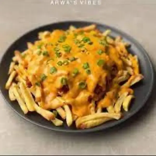 sarayi-resturant - بطاطس مع جبنة شيدر و هالبينو و حلوم