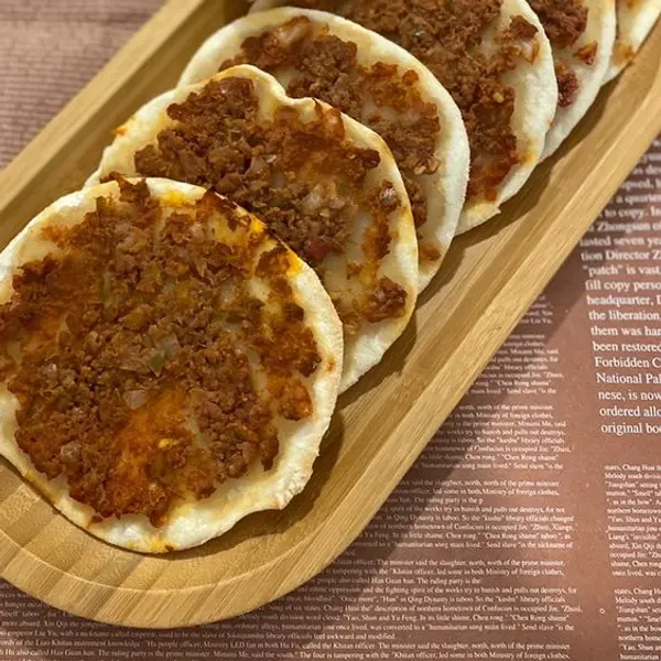 sarayi-resturant - مينى لحم بالعجين