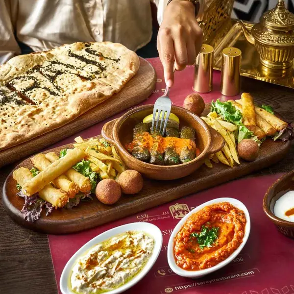 sarayi-resturant - مقبلات ساخنه مشكلة