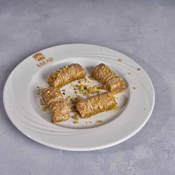 sarayi-resturant - بقلاوة  بالفستق