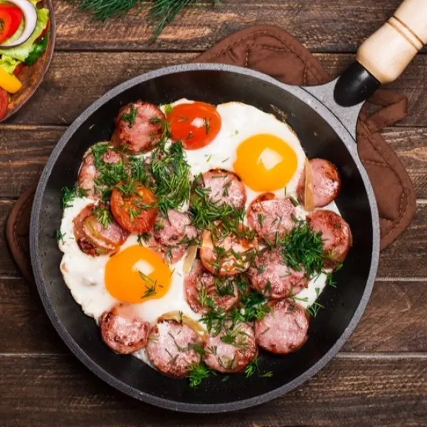 sarayi-resturant - بيض بالسجق