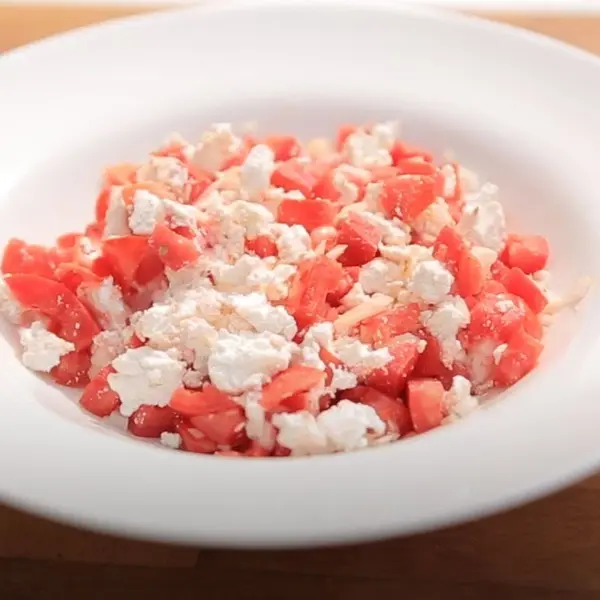 sarayi-resturant - جبنة بالطماطم