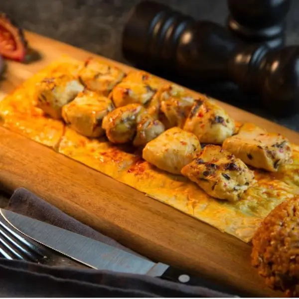 sarayi-resturant - شيش طاووق