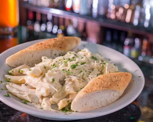 schmizza-pub-grub - Alfredo Chicken