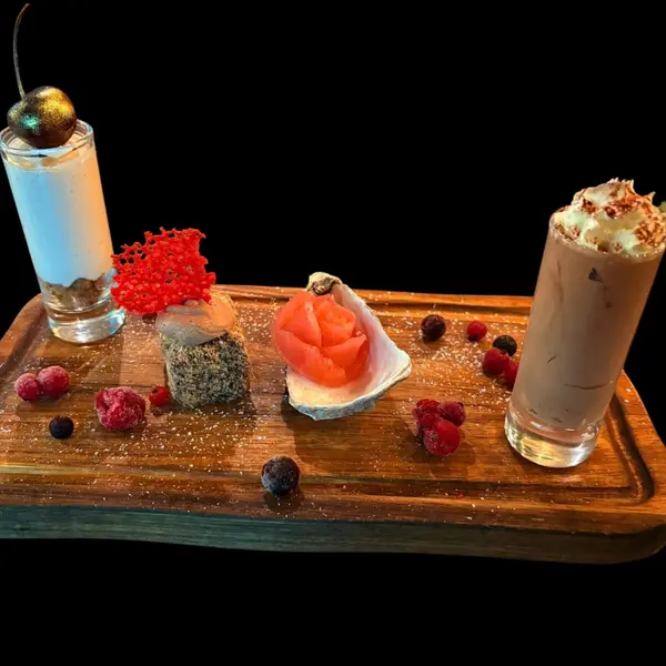 seagarden-and-grill-norbury - Mini dessert platter
