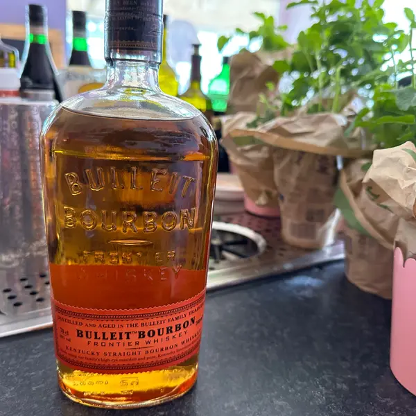 shakerz-cocktailbar-food - Bulleit bourbon