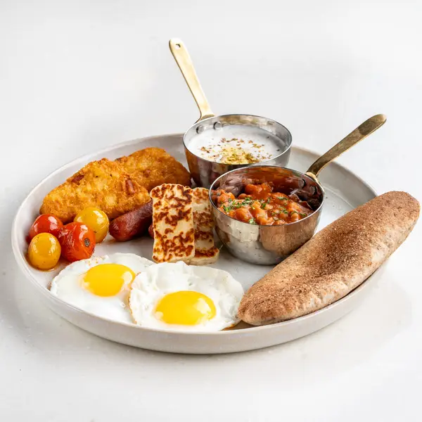 sharing-is-caring-the-house - English Breakfast