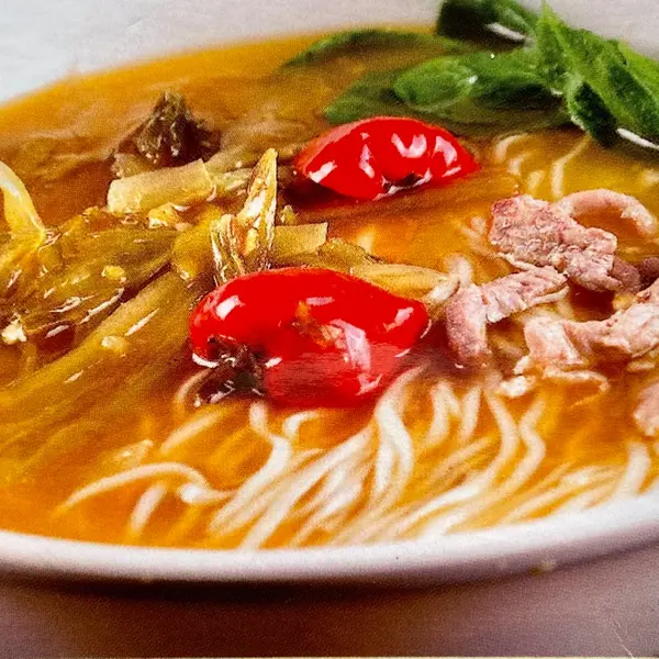 skyview-noodle-tea - A15 Geschredderte Schweinenudeln mit chinesischem Sauerkraut