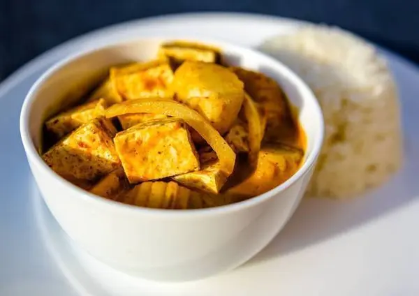 somtum-thai-kitchen - Yellow Curry