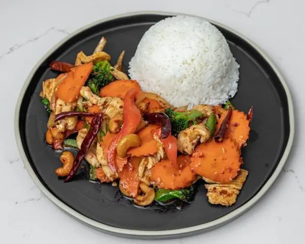 somtum-thai-kitchen - Spicy Thai Cashew