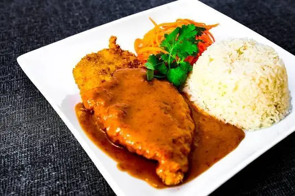 somtum-thai-kitchen - Crispy Chicken Peanut Curry