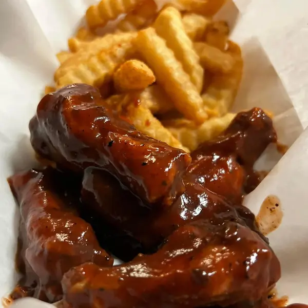 spices-caribbean-restaurant-bar - Jerk Wings & Fries