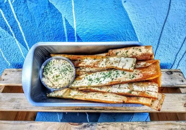 spitz - Fried Pita Strips with Hummus