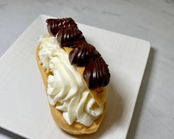 stella-pastry-cafe - Whipped Cream Eclair