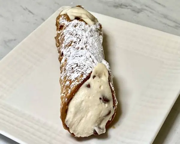 stella-pastry-cafe - Cannoli