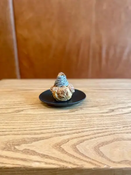 stonemill-matcha - TO Black Sesame Cream Puff