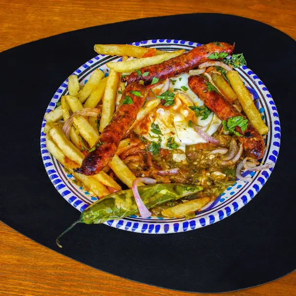 sultana-tunisian-restaurant - Kafteji Merguez Plate