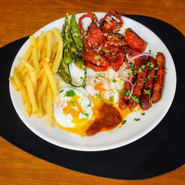 sultana-tunisian-restaurant - Mokli Merguez Plate