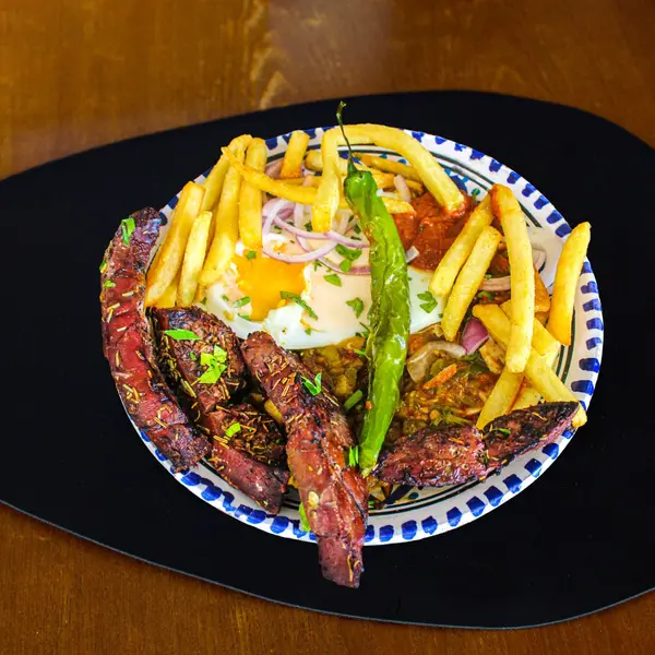 sultana-tunisian-restaurant - Kafteji Kebda Plate