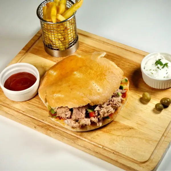 sultana-tunisian-restaurant - Sandwich Tuna Tabouna