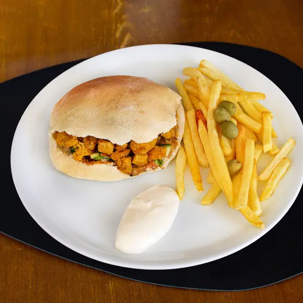sultana-tunisian-restaurant - Sandwich Escalope Tabouna