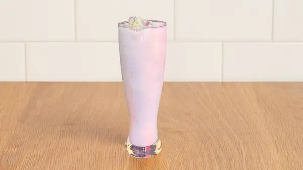 super-duper-burgers - STRAWBERRY SHORTCAKE MILKSHAKE