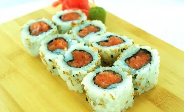 sushi-uma-inc - Spicy Salmon Roll