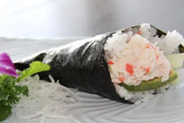 sushi-uma-inc - California Hand Roll