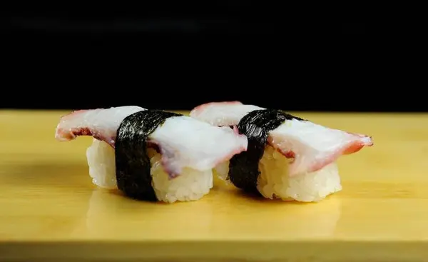 sushi-uma-inc - Tako Nigiri