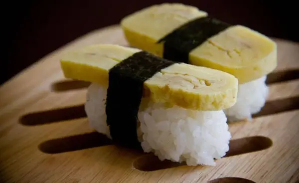 sushi-uma-inc - Tamago Nigiri