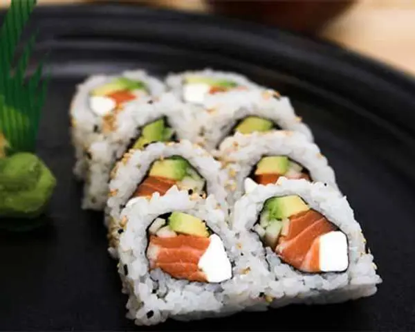 sushi-uma-inc - Philadelphia Roll