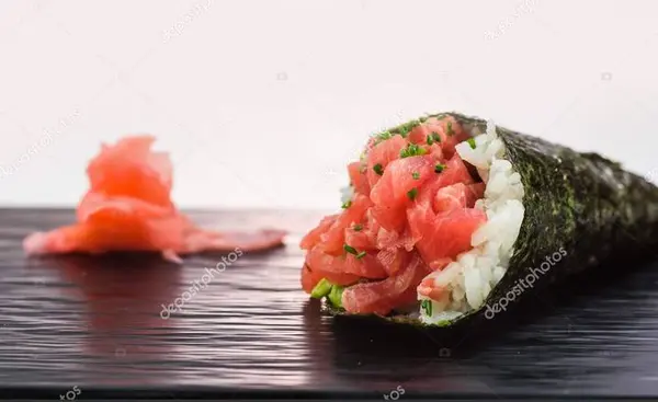 sushi-uma-inc - Tuna Hand Roll