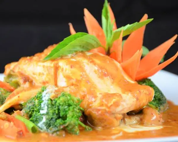 sweet-basil-thai-cuisine - #41 King Salmon Curry