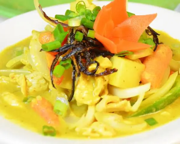 sweet-basil-thai-cuisine - #32 Yellow Curry