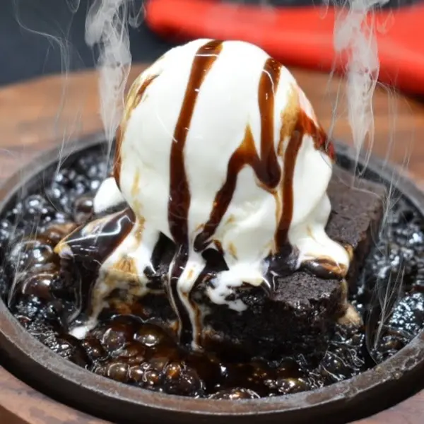 symphony-restaurant - Sizzling chocolate brownie