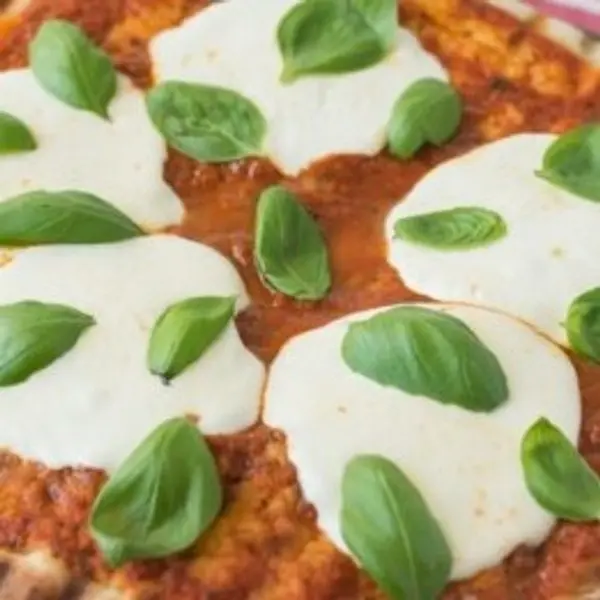 symphony-restaurant - Smoked Mozzarella Margherita pizza (Vegetarian Classic)