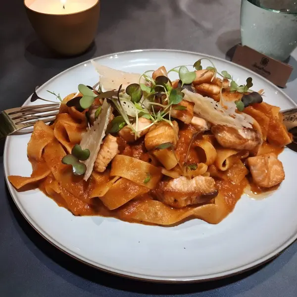 szerelmem-bisztro - PARADICSOMOS TÉSZTA LAZAC FALATOKKAL