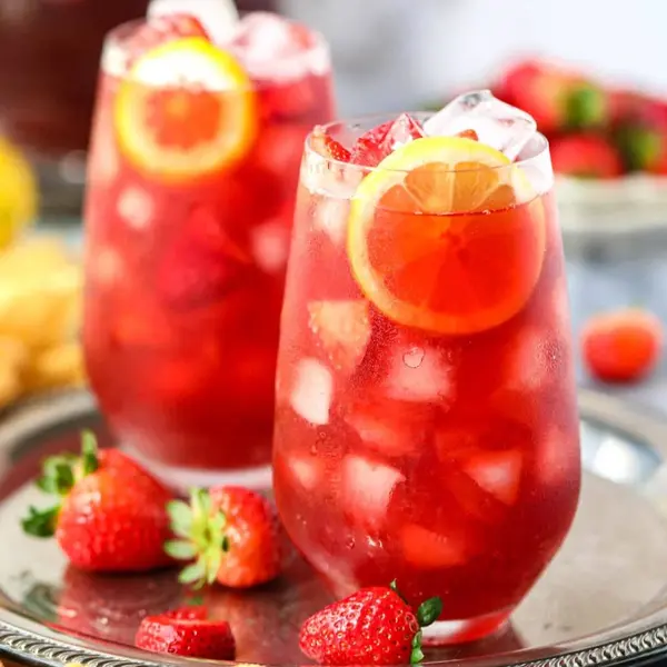 tahani-cafe-sweets - Strawberry Iced Tea