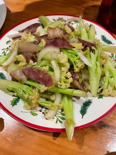 taishan-cuisine - 腊味菜花Preserved Pork Stir Fried Cauliflower