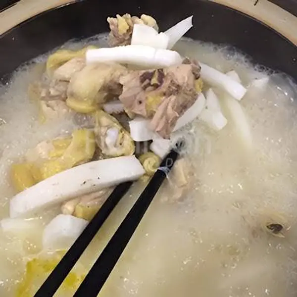 taishan-restaurant - 椰子鸡汤Fresh Coconut Chicken Soup