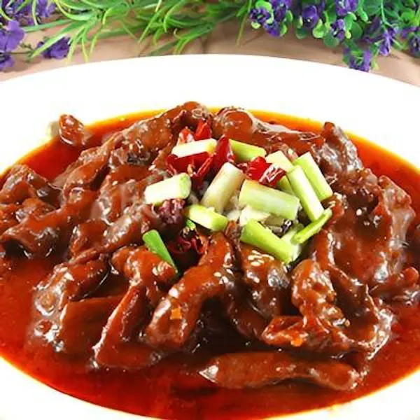 taishan-restaurant - 水煮牛肉Spicy Beef with Chili Oil