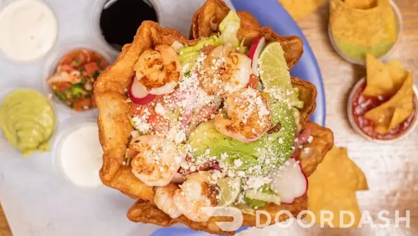 taqueria-zorro - Prawn Taco Salad