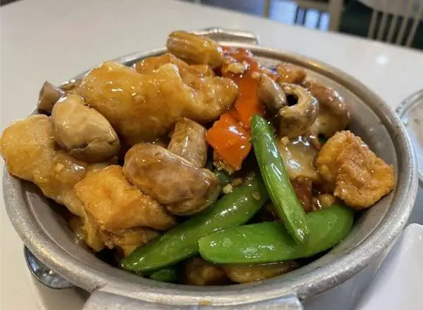 teacup-cafe - Braised Rock Cod with Tofu in Clay Pot 紅燒班腩煲